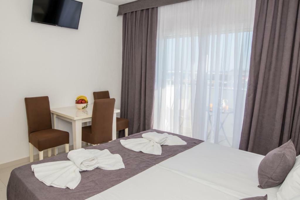 Apartmani Nela Сутоморе Екстериор снимка